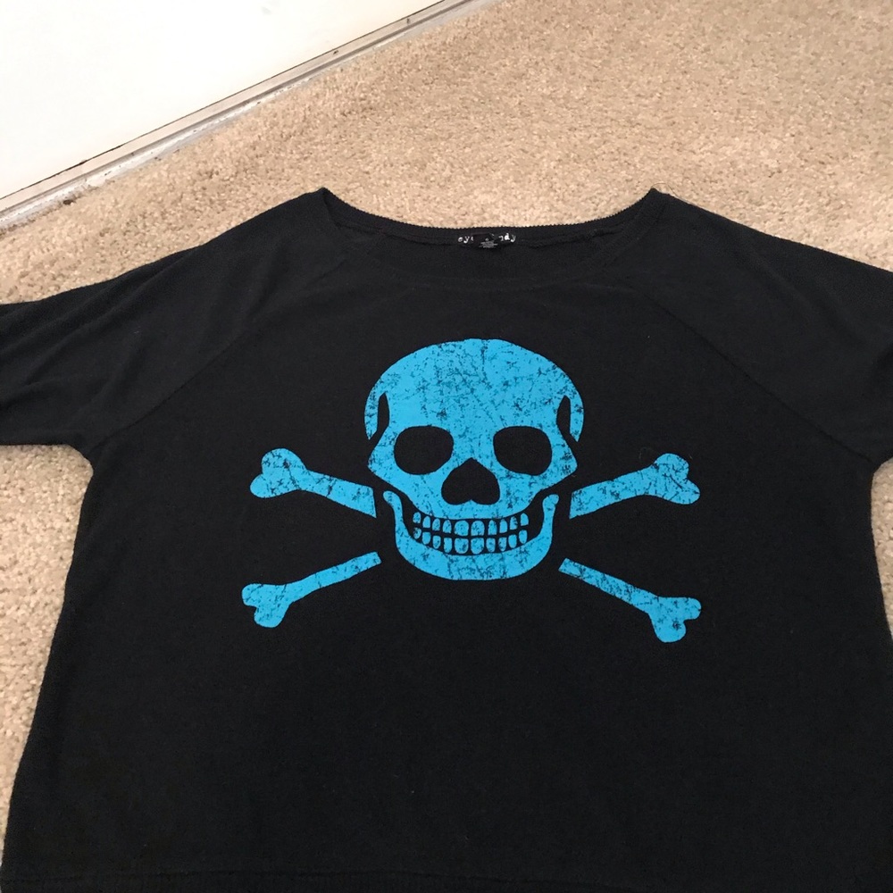 Black skirt skull and crossbones